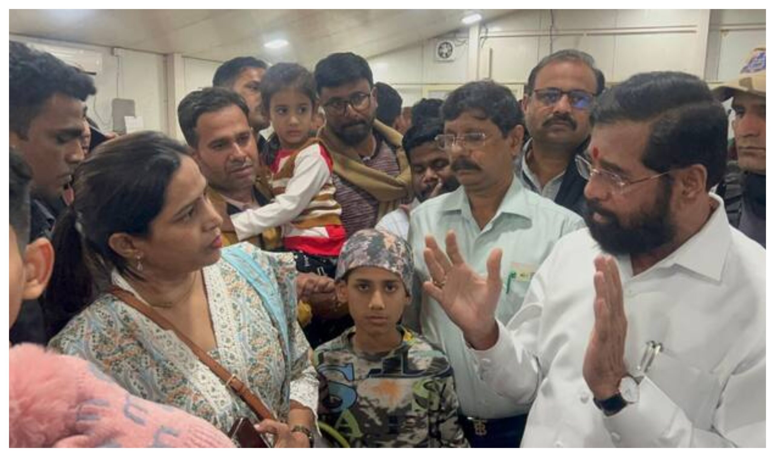 Jammu and Kashmir: Pahalgam's hero! Eknath Shinde built a house for the man who died in the Pahalgam attack, expressing his father's grief.