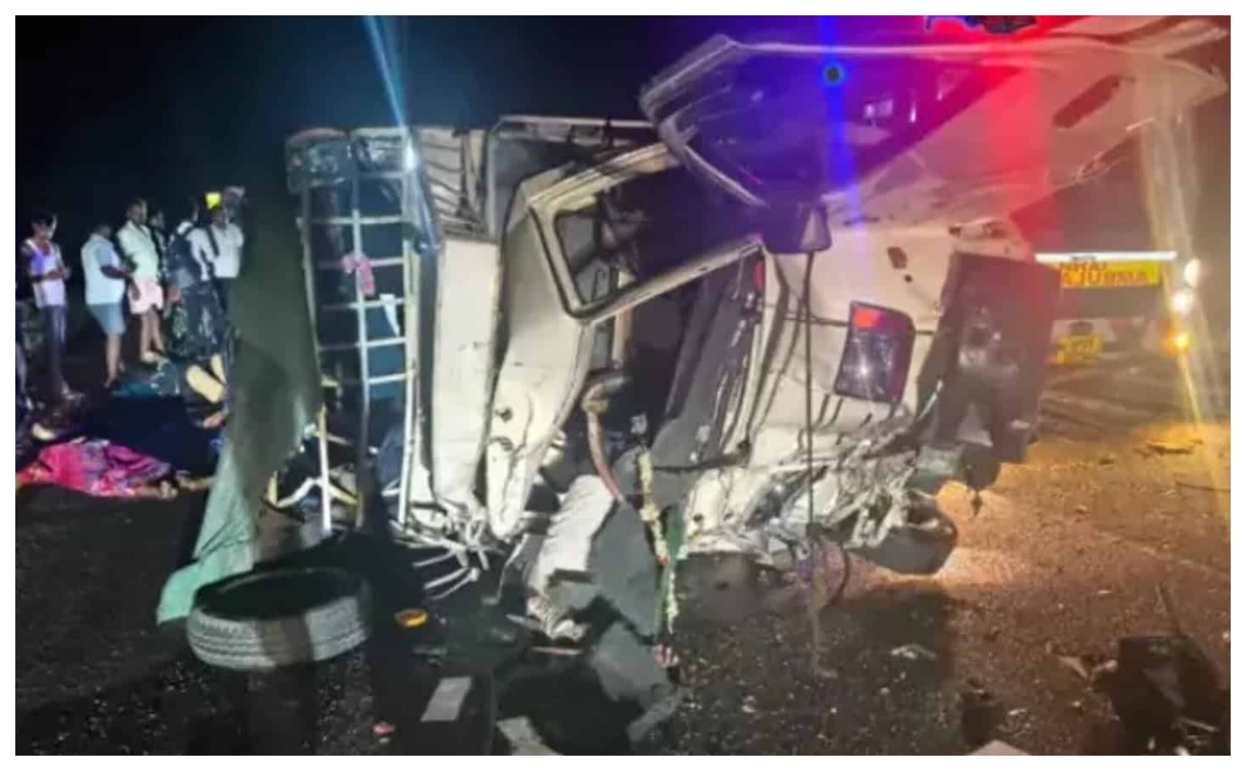 Andhra Pradesh: Devotees on their way to visit Raghavendra Swamy temple collided with a tanker... 8 devotees, including a minor, died.