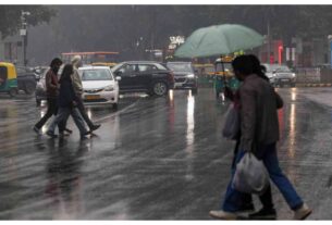 Weather Update: Temperature drops after overnight rain in Delhi, AQI reaches 'satisfactory' level