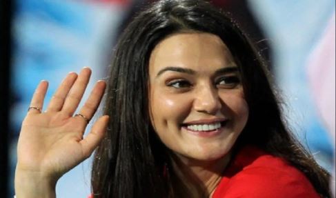 Preity Zinta paps,Preity Zinta, Preity Zinta paps, Preity Zinta paparazzi, Preity Zinta news, Preity Zinta children, Preity Zinta IPL Team, Preity Zinta Calls Out Intrusive Paparazzi Culture, Preity Zinta on Paparazzi Culture, Bollywood News, Entertainment News, Trending News, Viral News, Viral Video, Today's News, प्रीति जिंटा, प्रीति जिंटा न्यूज, प्रीति जिंटा का पैपराजी कल्चर पर बयान
