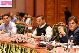 Piyush Goyal News, Piyush Goyal, , Piyush Goyal latest News, Exporters meeting with Piyush Goyal, export compliance costs India, MSME export challenges, testing requirements for exporters, Indian export industry issues, बिजनेस News,