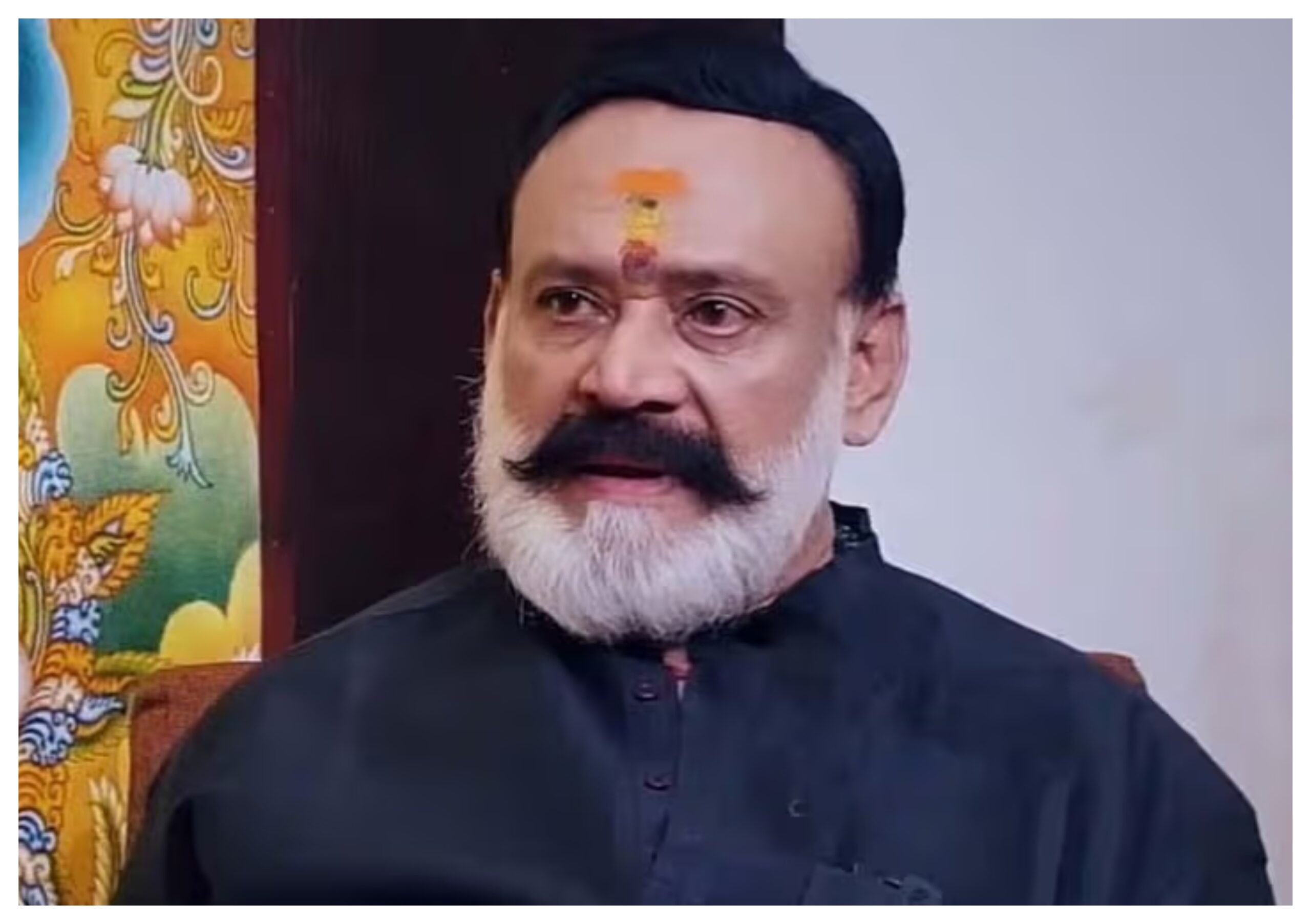 Kerala: Film personalities and fans pay tribute to Malayalam actor Santosh Nair at his Thrissur residence.