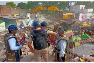 Madhya Pradesh: Bulldozer rolls over illegal slaughterhouse warehouse in Khandwa! 5,000 sq ft structure demolished.