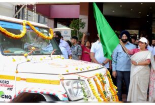 Delhi: "Heat attack in Delhi: CM Rekha Gupta flagged off 13 heat relief vans, ORS and cold water will be provided"