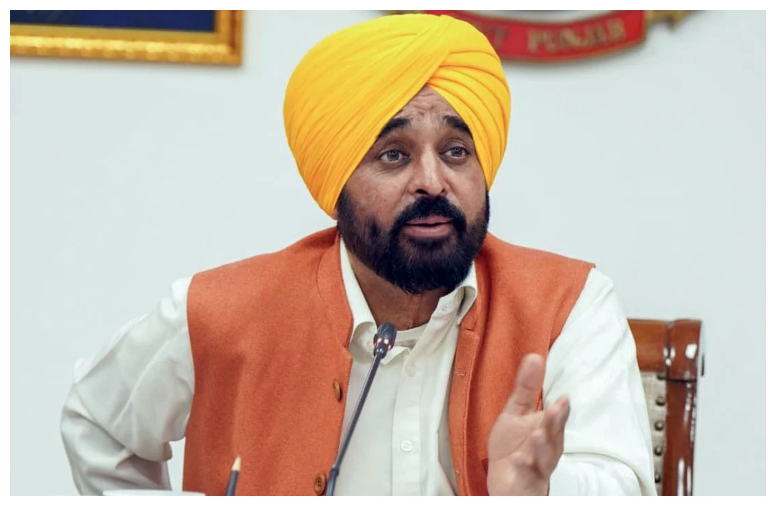 Delhi: AAP MPs merge with BJP! Punjab CM leaves for Delhi to meet President Murmu