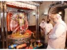 West Bengal: Amit Shah offered prayers at Dakshineswar Kali Temple after reaching Kolkata.