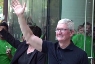 APPLE :