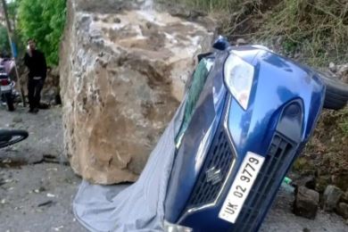 Nainital Landslide News , Boulder Fall, Road Blocked, Car Accident, Krishnapur, Uttarakhand News, Landslide, Disaster