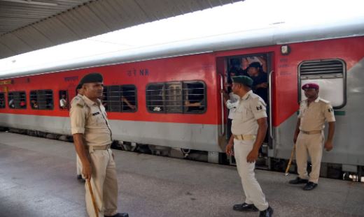 Mumbai Local Train Murder, Mumbai Local Train Murder, Mayank Lohar, Mumbai Train Stabbing, First Class Coach Incident, Mumbai Crime News, Local Train Crime, Passenger Stabbed to Death, Mumbai Railway News, Andheri Borivali Train Incident, Panvel Arrest, Train Passenger Murder, Mumbai Local Train Attack, Knife Attack in Train, Western Railway News, Mumbai Breaking News, Commuter Dispute Turns Fatal, Train Door Argument, Rainy Season Train Incident, Mumbai Police Investigation, Railway Crime Case