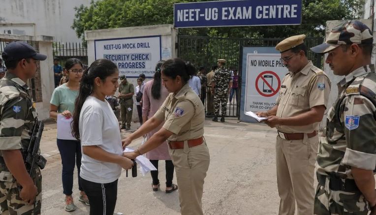 Top Hindi News, Latest News Updates, Delhi Updates, Haryana News, click on Delhi Facebook, Delhi twitter and Also Haryana Facebook, Haryana Twitter